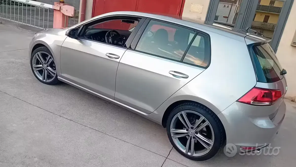 Usata VW Golf VII 105 CV (77 kW) 2013 Berlina