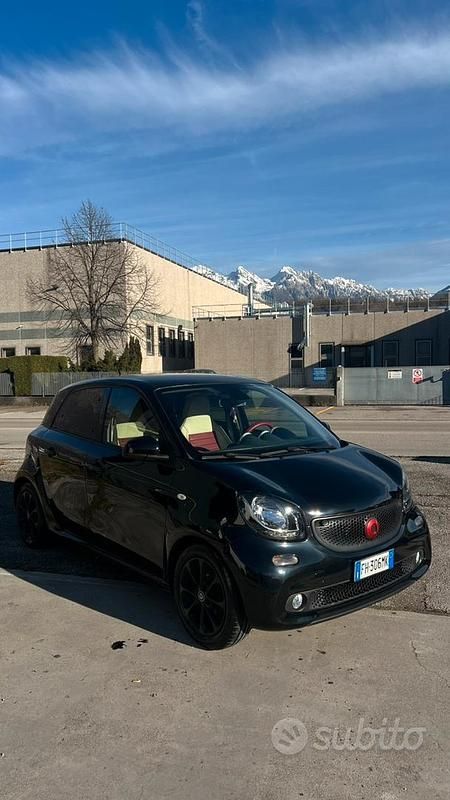 Usata Smart ForFour 2017 Nero Utilitaria