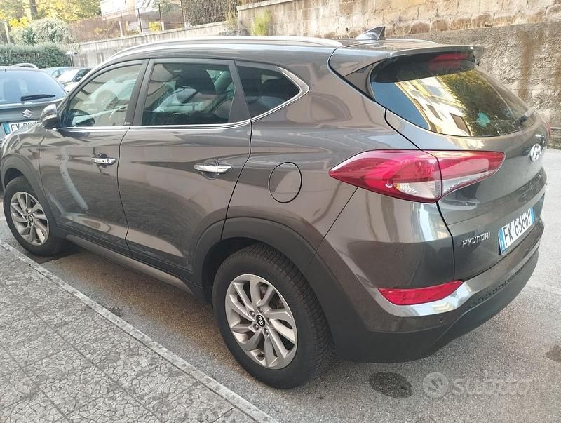 Usata Hyundai Tucson 141 CV (103 kW) 2017 Marrone SUV