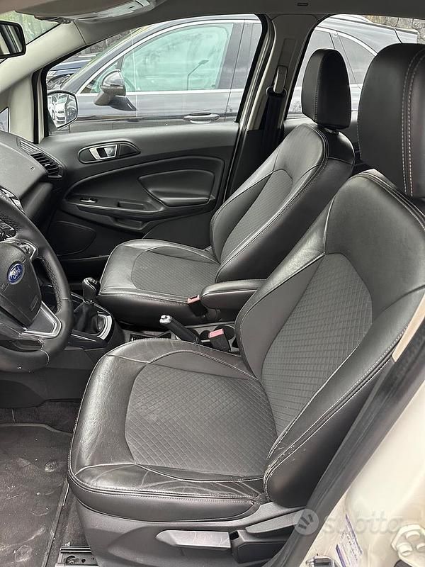 Usata Ford Ecosport Titanium 111 CV (81 kW) 2015 Bianco SUV