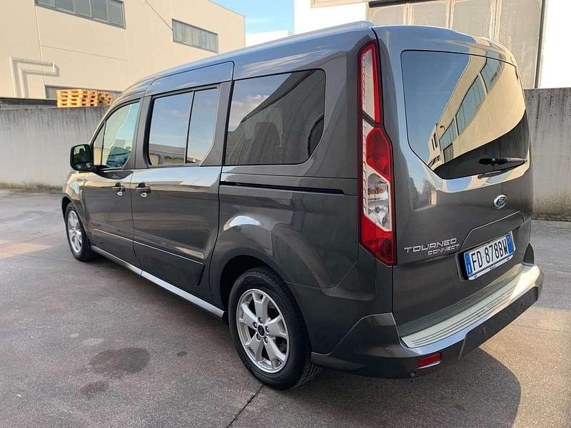 Begagnad Ford Tourneo Connect Titanium 120 HK (88 kW) 2016 Grå Minibuss