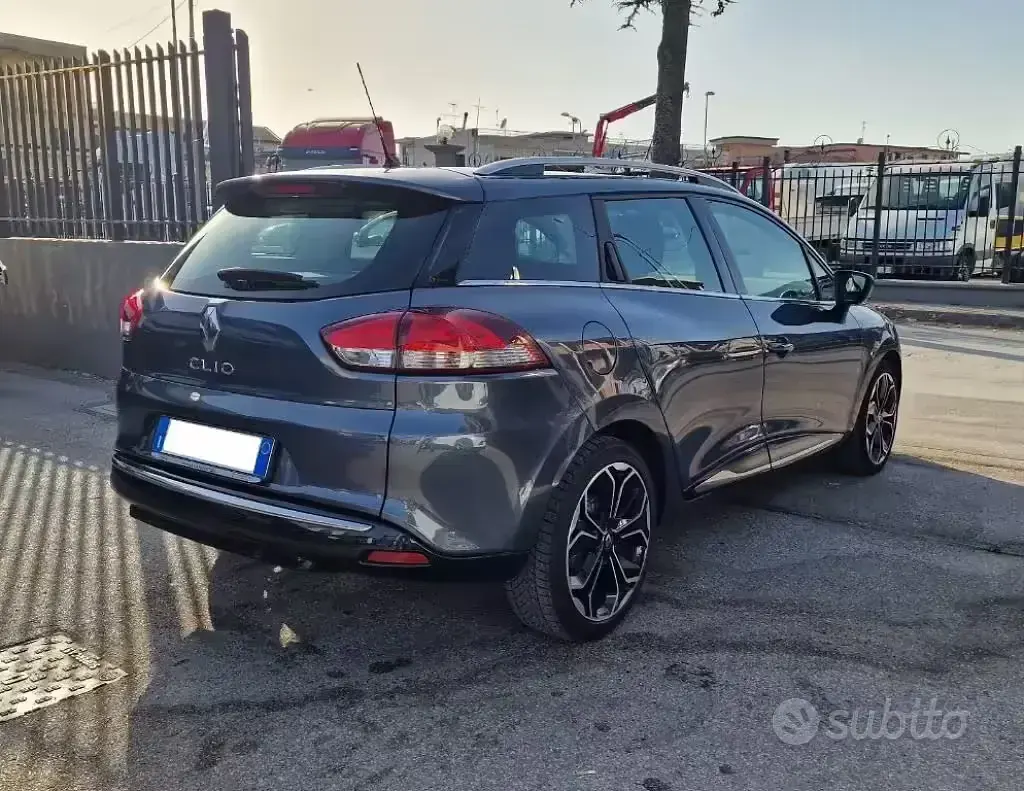 Usata Renault Clio 90 CV (66 kW) 2018 Grigio Station wagon