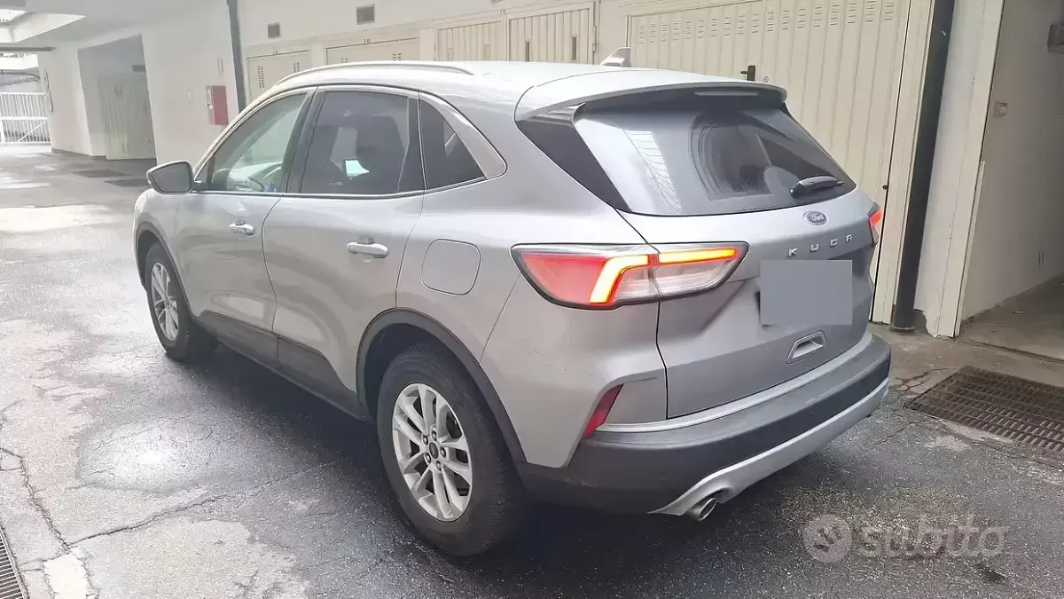 Usata Ford Kuga Titanium 120 CV (88 kW) 2024 Grigio SUV