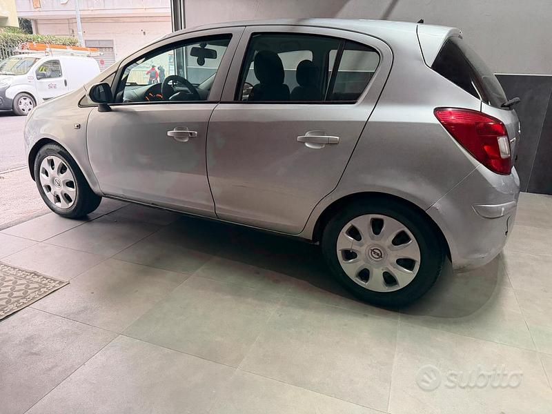 Usata Opel Corsa 2011 Grigio Utilitaria