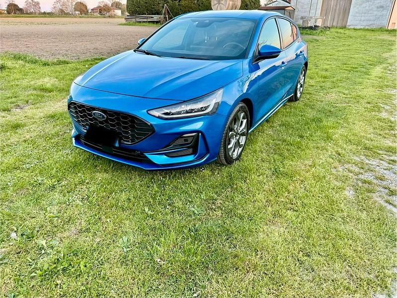 Usata Ford Focus ST-Line X 120 CV (88 kW) 2023 Blu Berlina