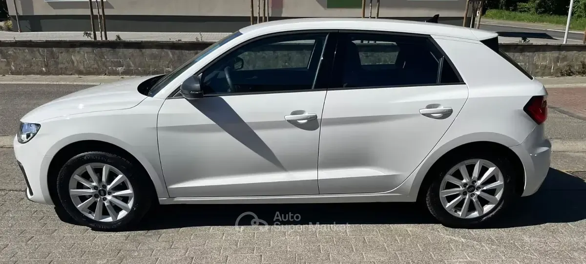 Occasion Audi A1 Sportback S-Line 95 ch (69 kW) 2024 Blanc Citadine