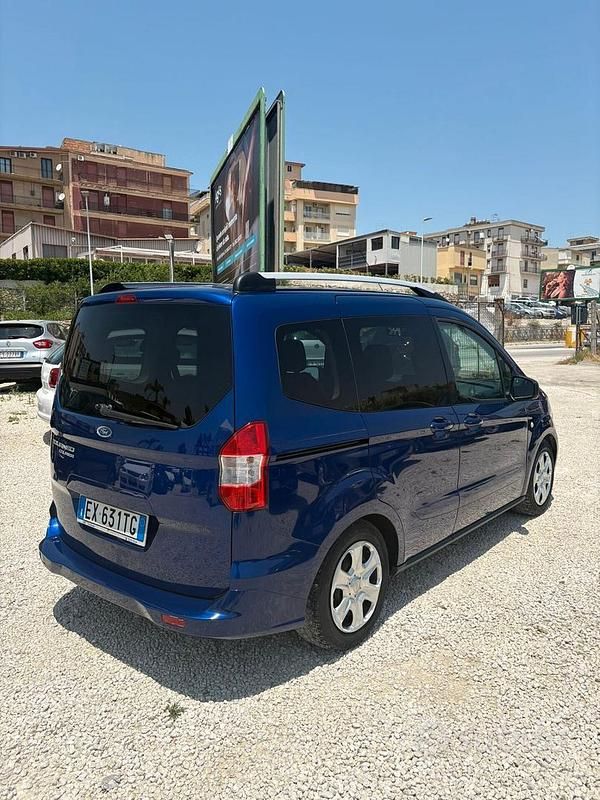 Usata Ford Tourneo Courier 95 CV (69 kW) 2014 Blu Monovolume
