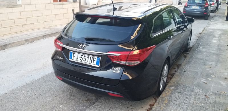 Usata Hyundai i40 136 CV (100 kW) 2011 Nero Station wagon