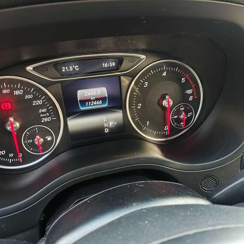 Usata Mercedes B180 109 CV (80 kW) 2017 Argento Monovolume