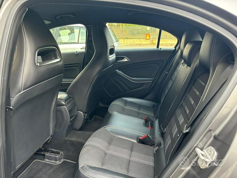 Usata Mercedes A180 2017 Grigio Berlina