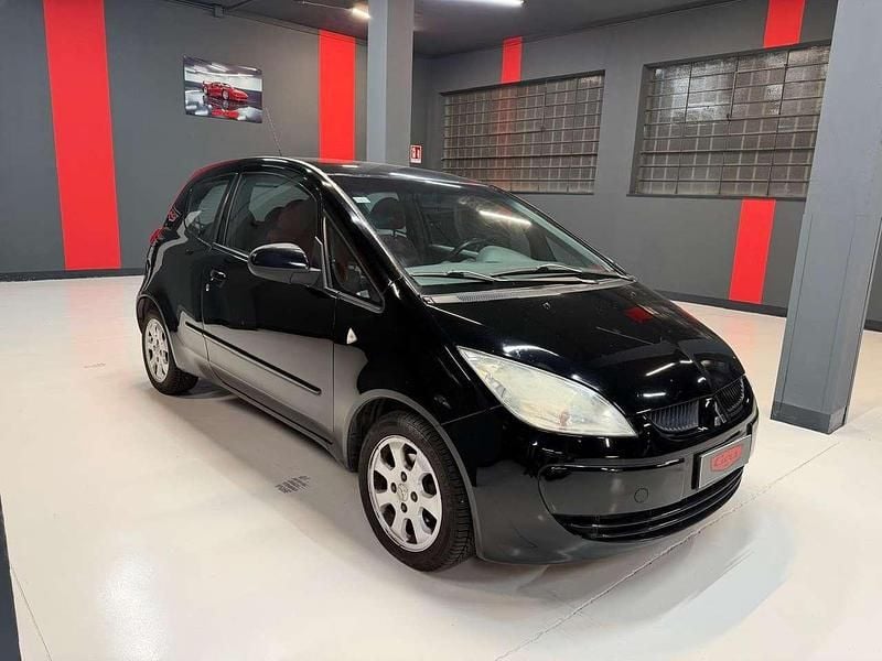 Usata Mitsubishi Colt Invite 95 CV (69 kW) 2005 Nero Berlina
