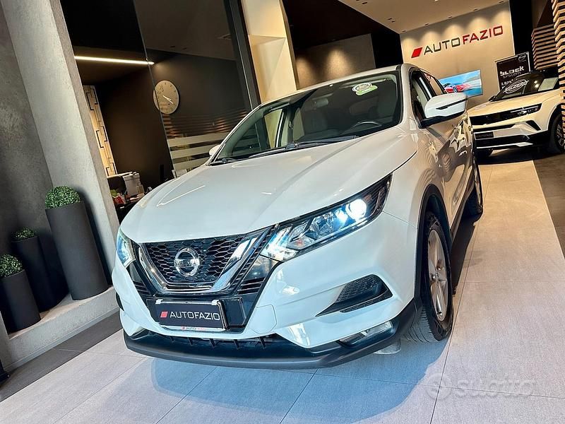 Usata Nissan Qashqai 131 CV (96 kW) 2018 Bianco SUV