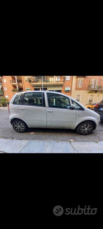 Usata Lancia Musa 69 CV (50 kW) 2006 Grigio Monovolume