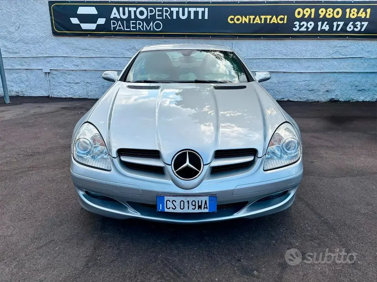 Usata Mercedes SLK200 163 CV (119 kW) 2006 Grigio Cabrio