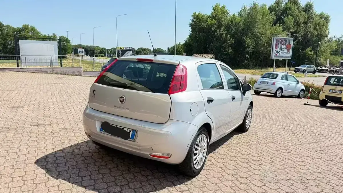 Usata Fiat Punto 77 CV (56 kW) 2017 Grigio Utilitaria
