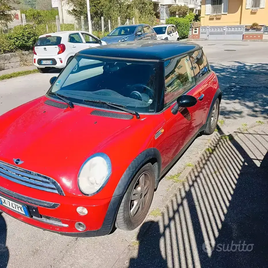 Begagnad Mini Cooper 116 HK (85 kW) 2006 Röd Halvkombi