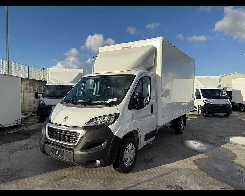 Bianco Usata 2024 Peugeot Boxer Premium Furgone | 46.225 € - Immagine 1/4