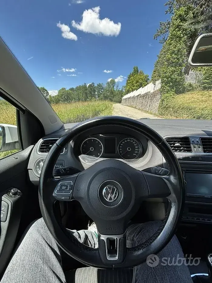 Usata VW Polo R-line 85 CV (62 kW) 2013 Bianco Utilitaria