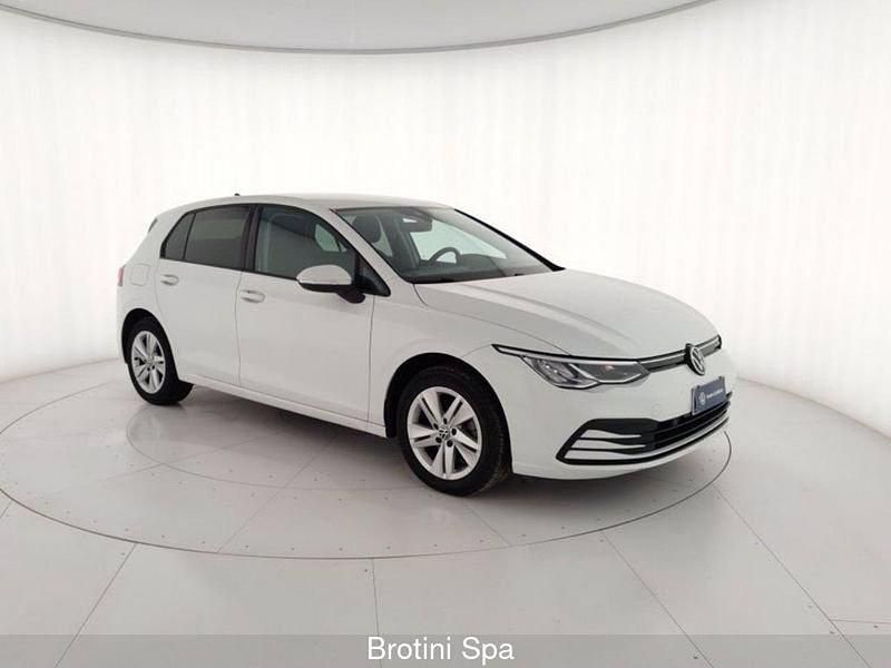 Usata VW Golf VIII Life 150 CV (110 kW) 2020 Bianco pastello Berlina