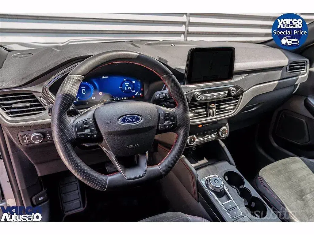 Usata Ford Kuga ST-Line X 225 CV (165 kW) 2023 Grigio SUV