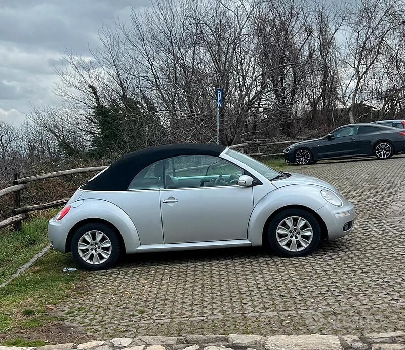 Usata VW New Beetle 105 CV (77 kW) 2008 Grigio Utilitaria