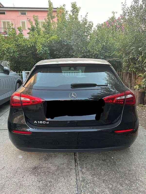 Usata Mercedes A180 116 CV (85 kW) 2021 Berlina