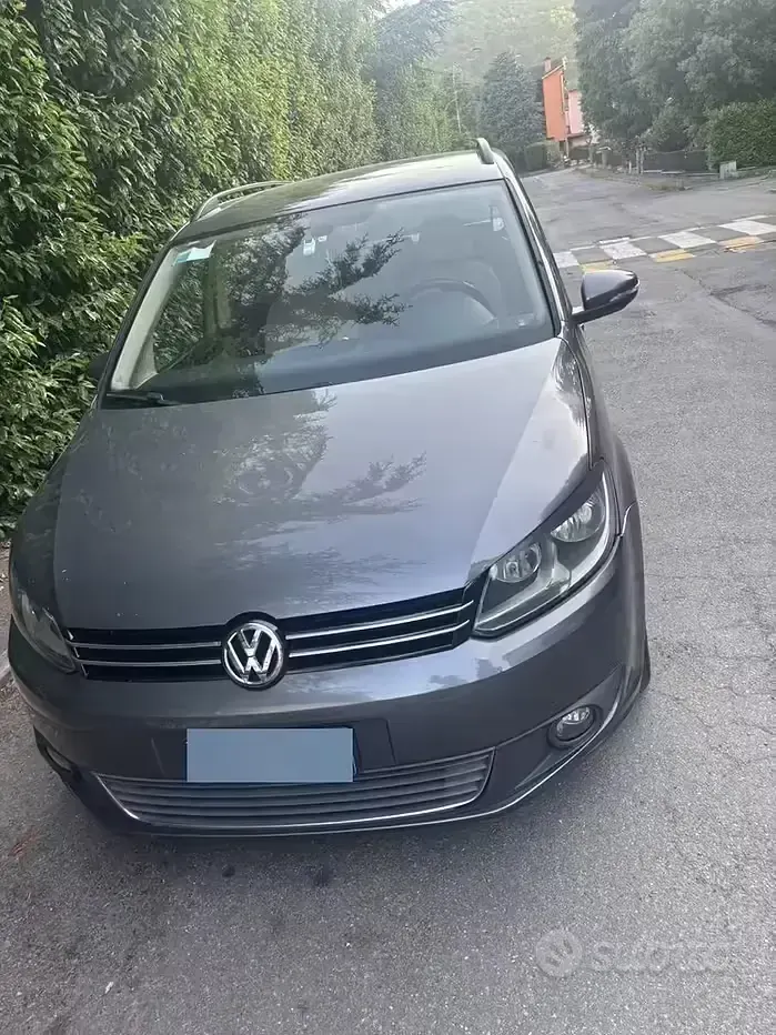 Usata VW Touran 105 CV (77 kW) 2011 Grigio Monovolume