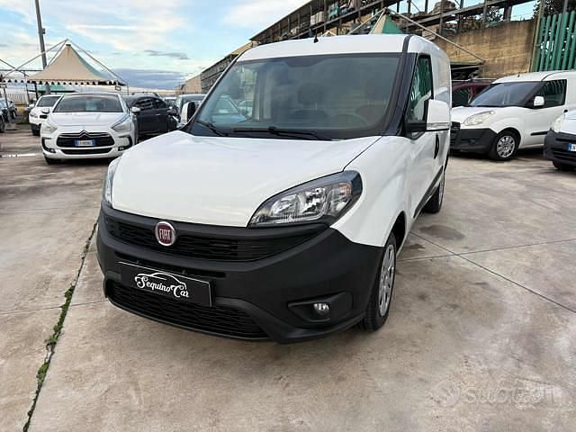 Usata Fiat Doblò 95 CV (69 kW) 2019 Bianco Monovolume