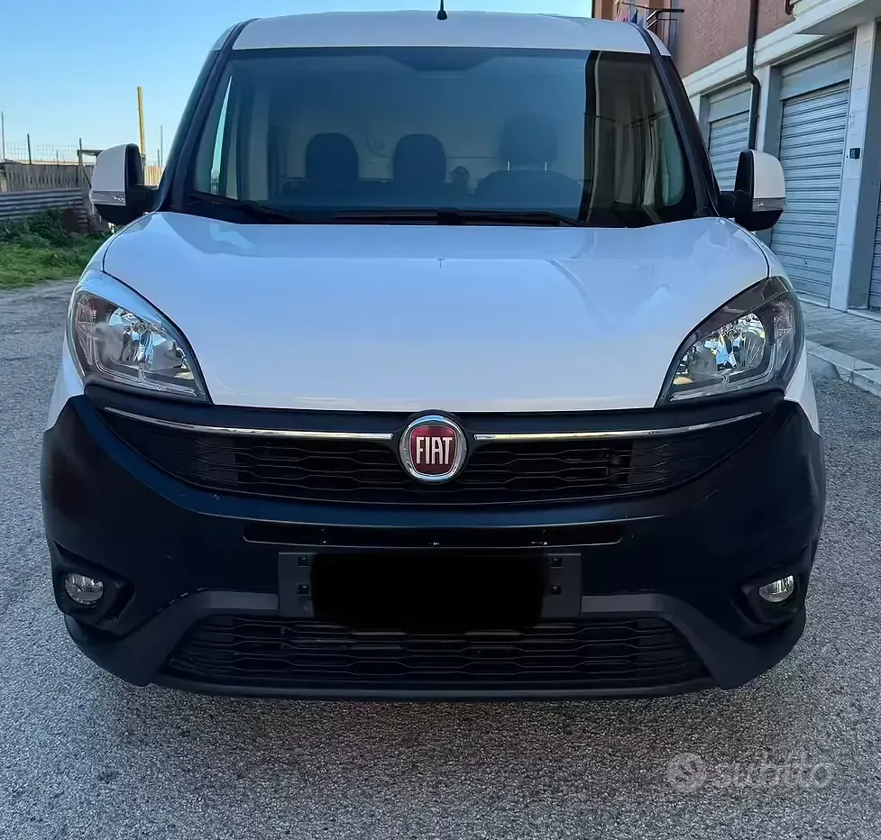 Usata Fiat Doblò 120 CV (88 kW) 2019 Bianco Monovolume