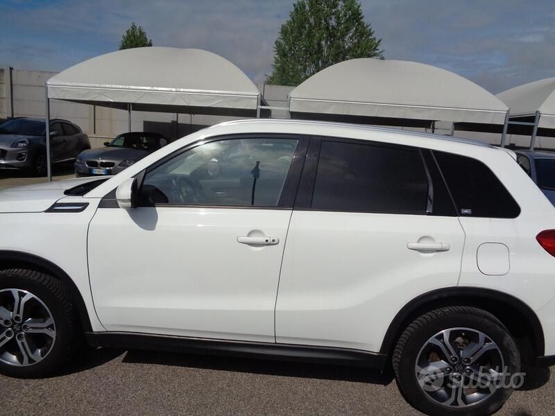 Usata Suzuki Vitara 120 CV (88 kW) 2016 Bianco SUV