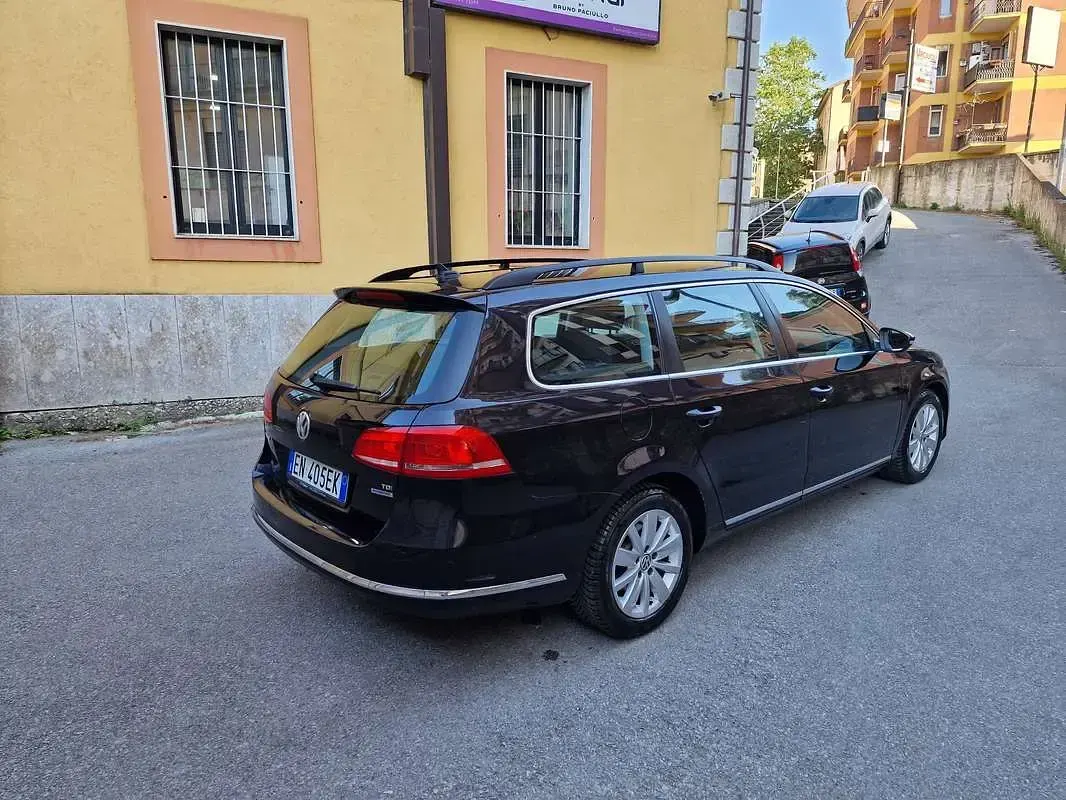Usata VW Passat Comfortline 105 CV (77 kW) 2012 Nero Station wagon