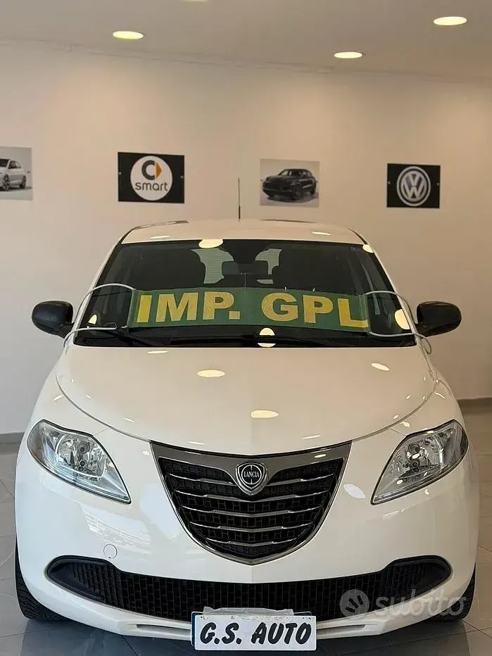 Usata Lancia Ypsilon Gold 69 CV (50 kW) 2014 Utilitaria