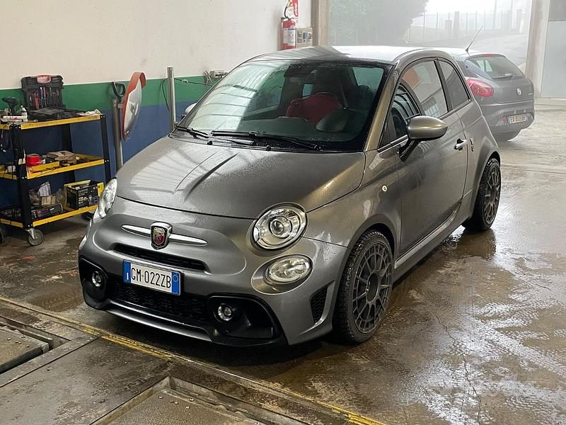 Usata Abarth 595 Turismo 165 CV (121 kW) 2020 Grigio Cabrio