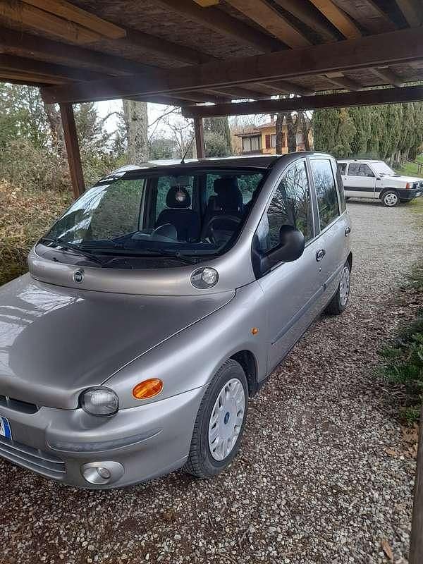 Usata Fiat Multipla 116 CV (85 kW) 2003 Argento Monovolume
