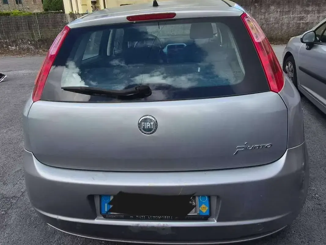 Usata Fiat Grande Punto 75 CV (55 kW) 2007 Grigio Utilitaria