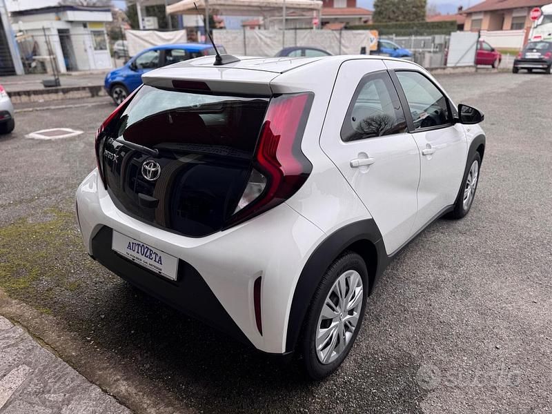 Usata Toyota Aygo X Active 72 CV (52 kW) 2023 Bianco SUV