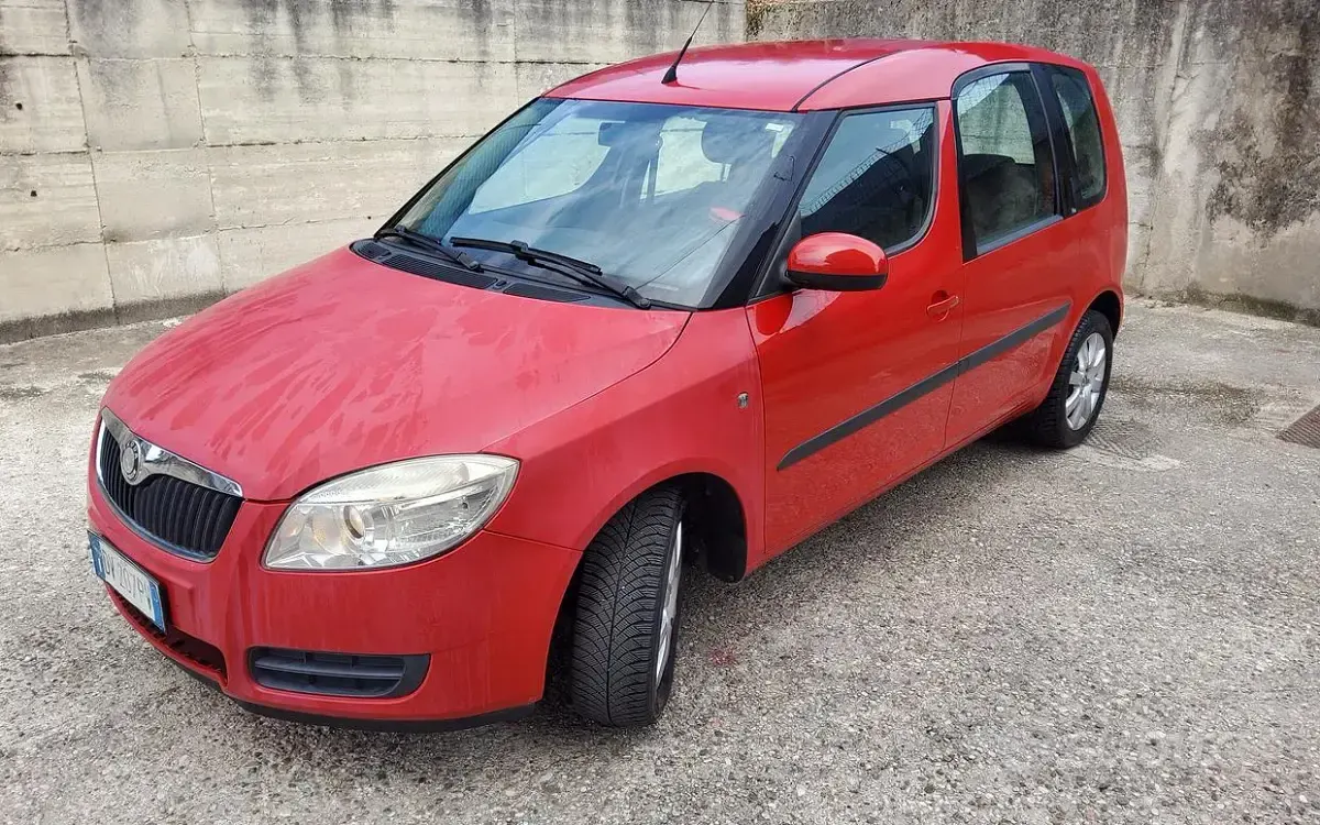 Usata Skoda Roomster 85 CV (62 kW) 2009 Rosso Monovolume