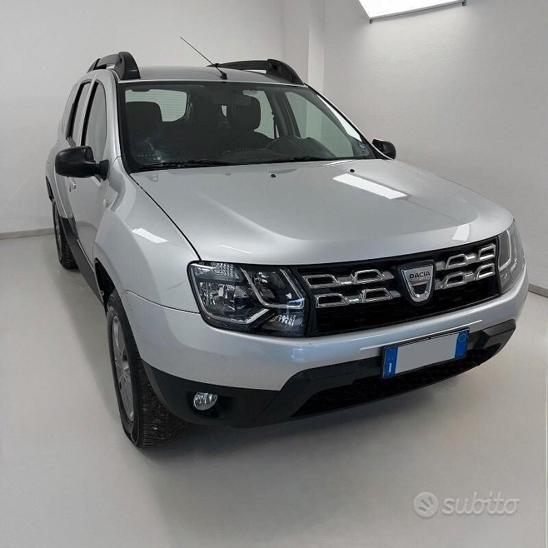 Usata Dacia Duster Lauréate 110 CV (80 kW) 2014 Argento SUV
