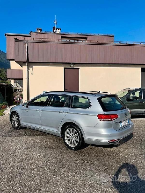 Usata VW Passat 120 CV (88 kW) 2019 Grigio Station wagon