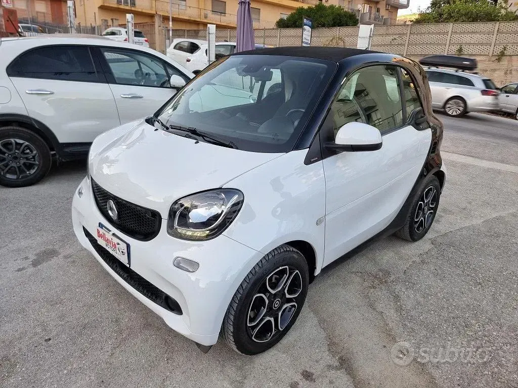 Usata Smart ForTwo Electric Drive 41 kW (56 CV) 2018 Bianco Utilitaria