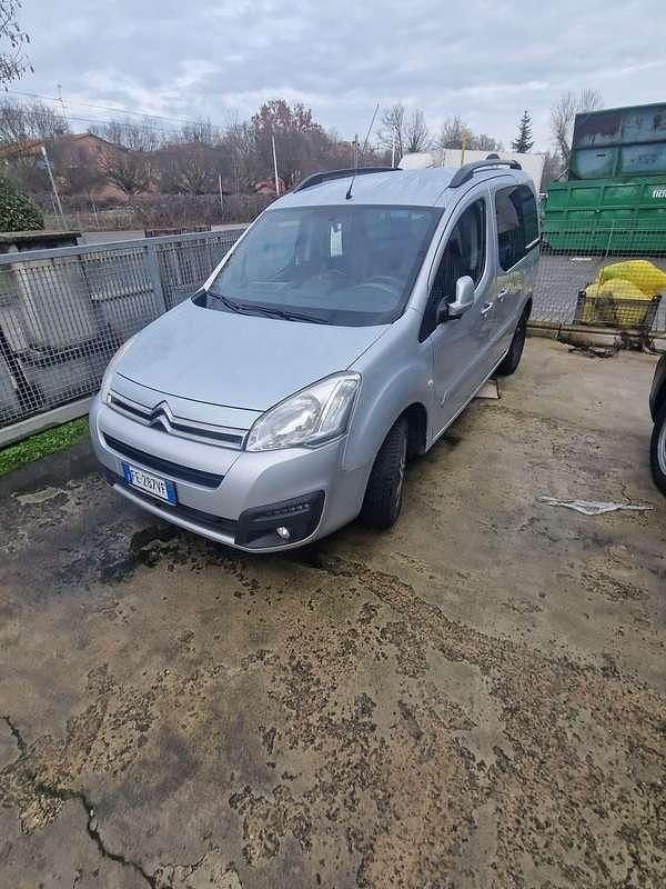 Usata Citroën Berlingo XTR 99 CV (72 kW) 2016 Argento Monovolume