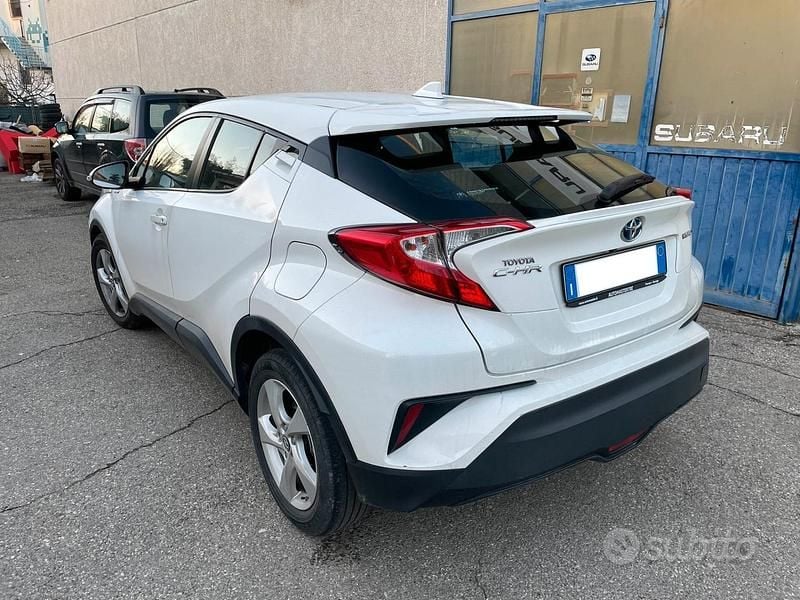 Usata Toyota C-HR Style 98 CV (72 kW) 2017 Bianco SUV