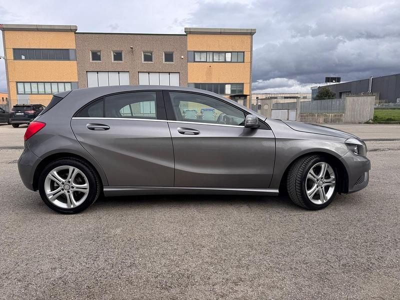 Usata Mercedes A200 Premium 135 CV (99 kW) 2013 Grigio Berlina