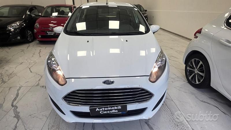 Usata Ford Fiesta Business Edition 75 CV (55 kW) 2016 Bianco Berlina