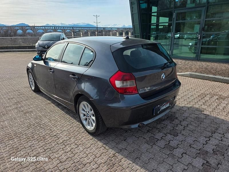 Usata BMW 120 122 CV (89 kW) 2005 Nero Utilitaria