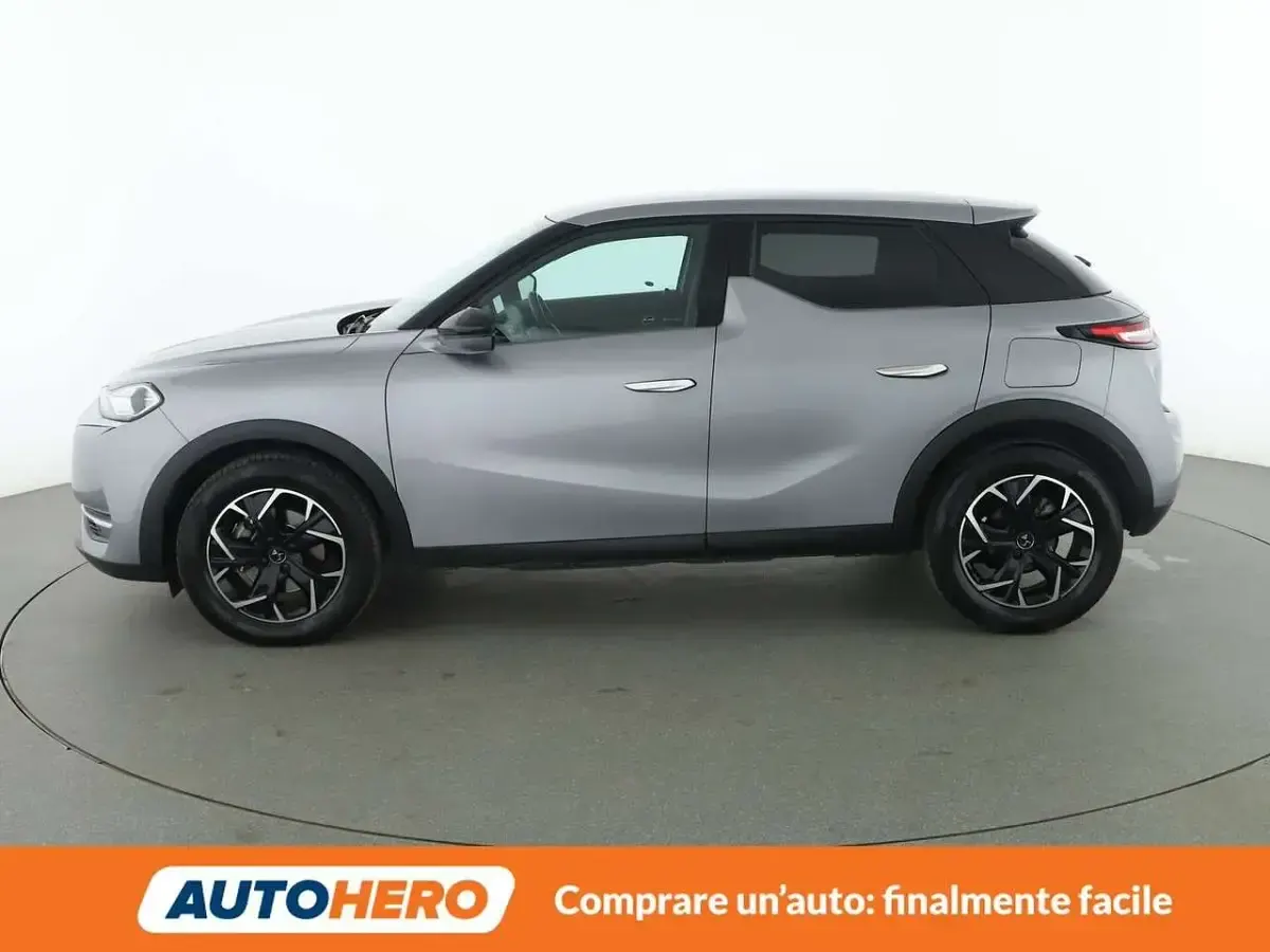 Usado DS Automobiles DS3 Crossback So Chic 131 CV (96 kW) 2021 Gris SUV