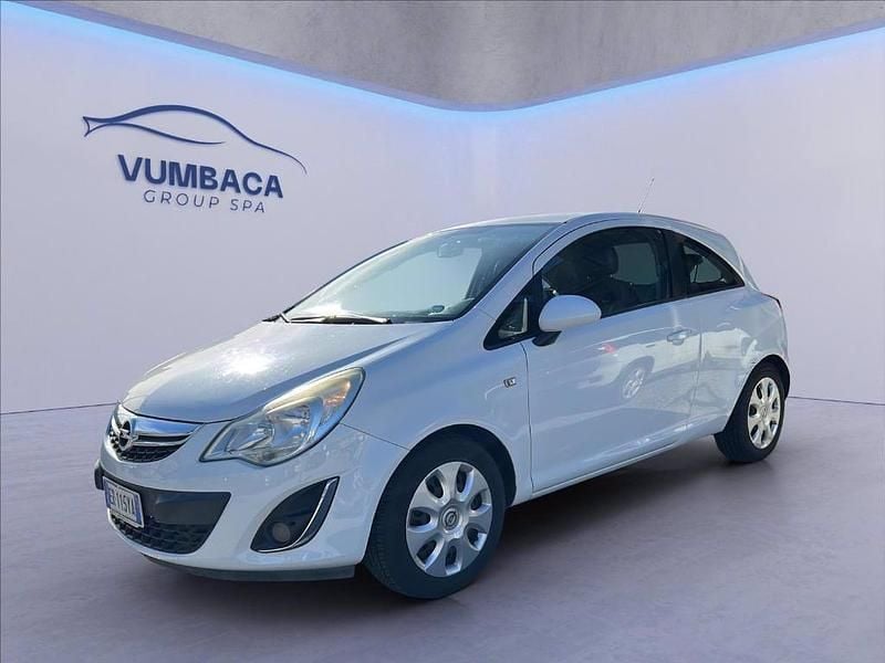 Usata Opel Corsa Club 65 CV (47 kW) 2013 Bianco Berlina