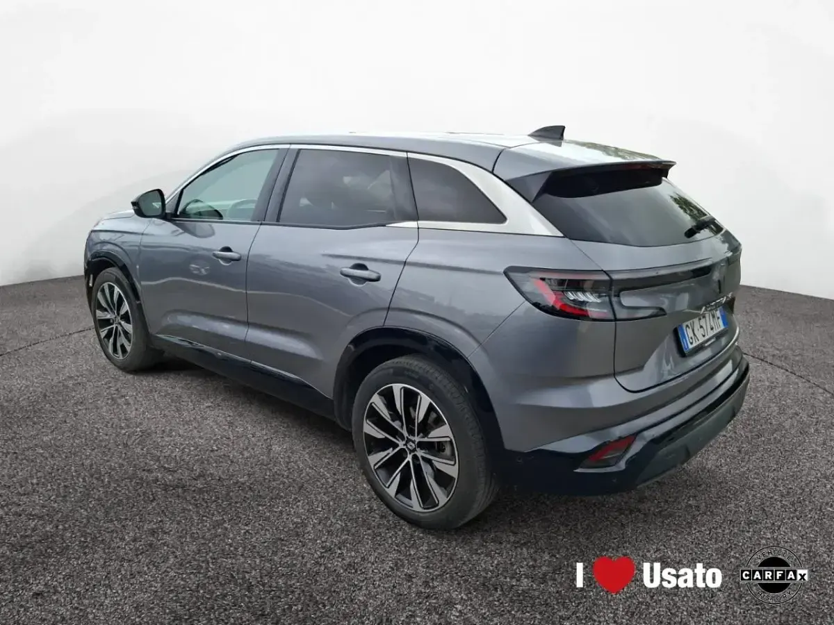 Usata Renault Clio Techno 200 CV (147 kW) 2023 Grigio Utilitaria