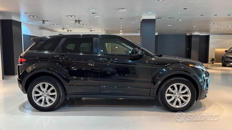 Usata Land Rover Range Rover evoque 150 CV (110 kW) 2017 Nero SUV