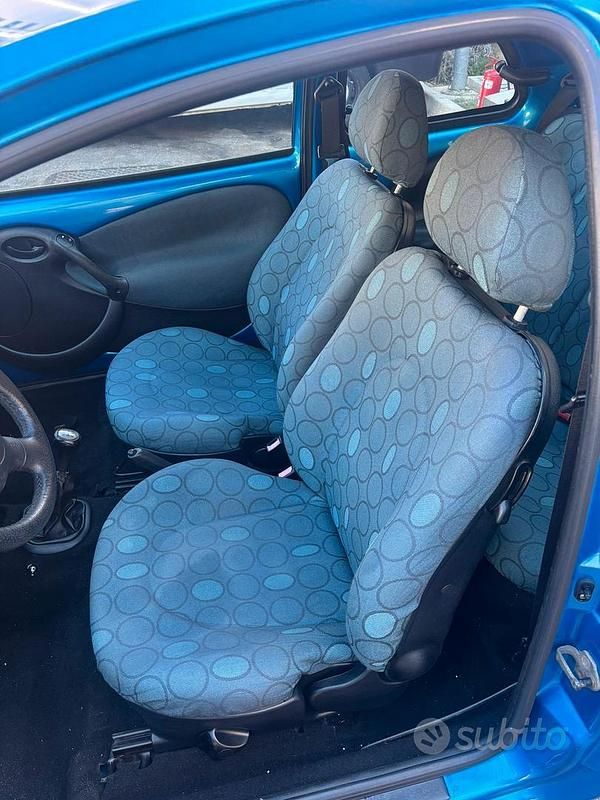 Usata Ford Ka 60 CV (44 kW) 2004 Blu Utilitaria